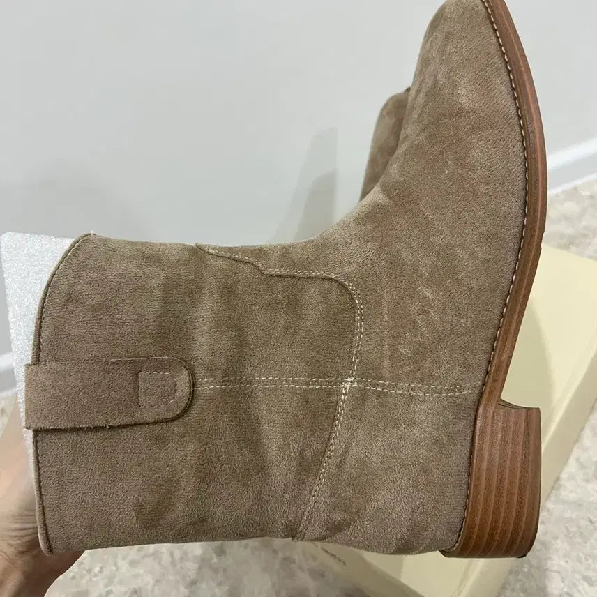 [SOLD OUT] 여자 스웨이드 미들하프부츠230