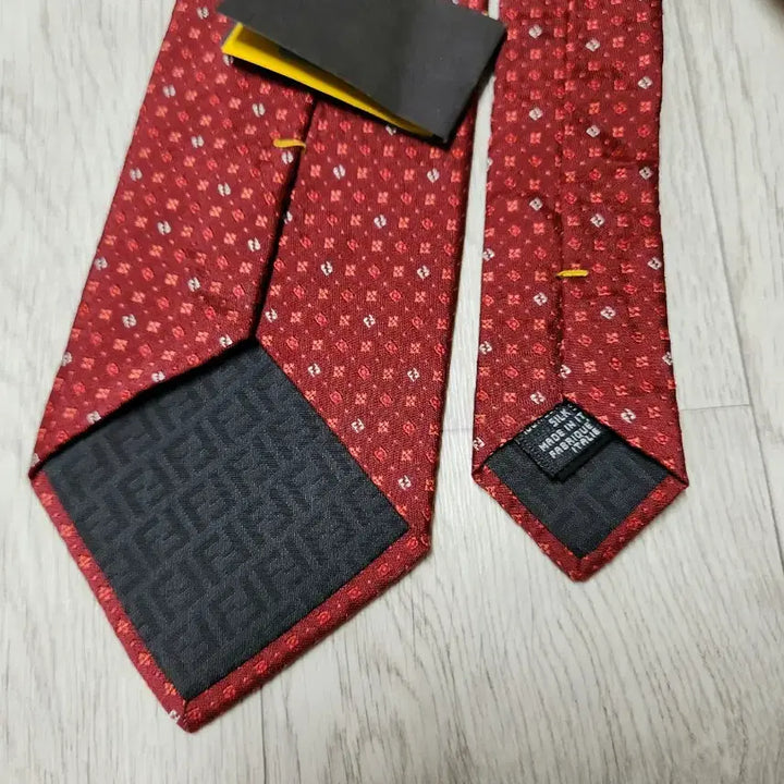 [BUNJANG] Fendi Necktie / 펜디 정품 새상품 낵타이