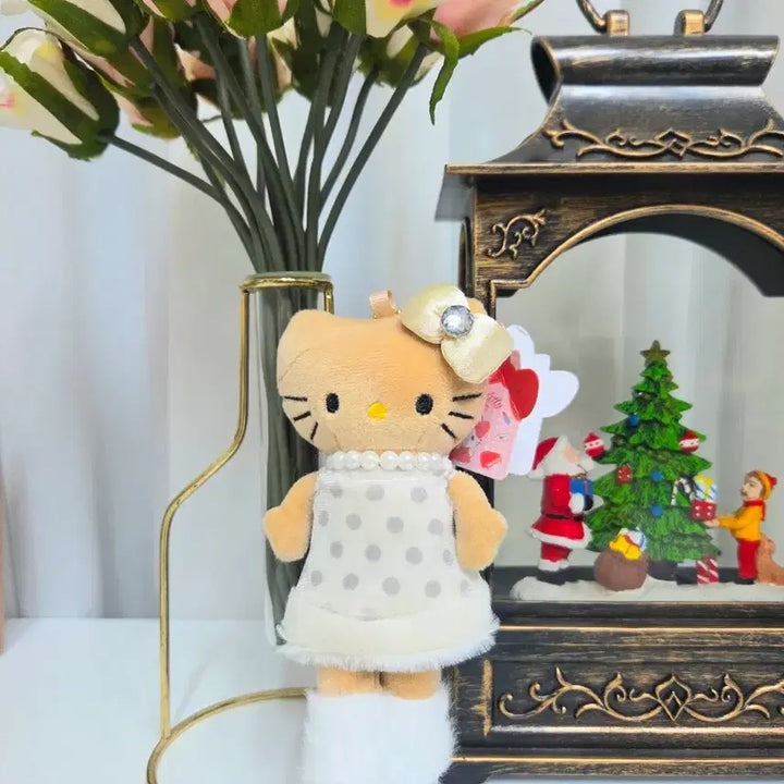 [BUNJANG] Hello Kitty Doll Keyring Set / 헬로키티 진주 목걸이 원피스 인형 키링