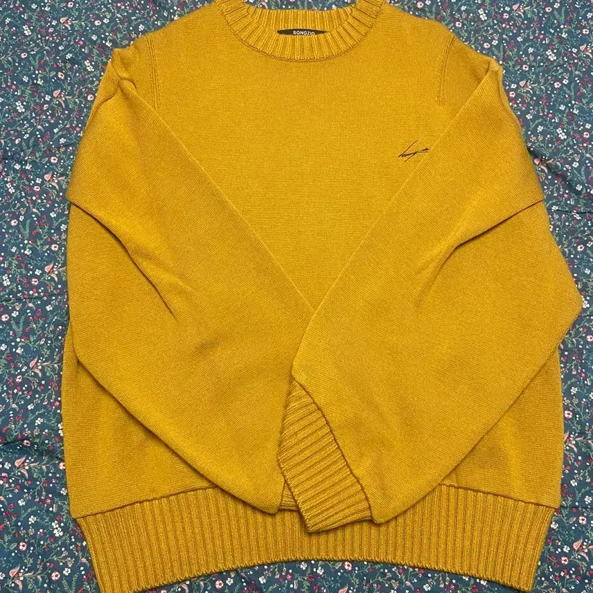 [BUNJANG] Songzio Mustard Knit / 23FW 송지오 크로스립 머스타드 니트 46사이즈