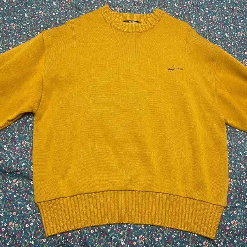 [BUNJANG] Songzio Mustard Knit / 23FW 송지오 크로스립 머스타드 니트 46사이즈