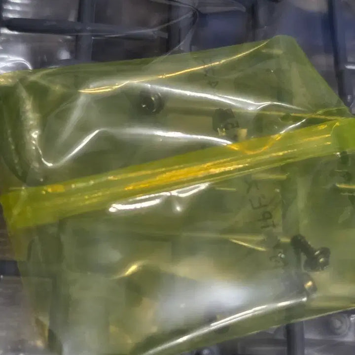 [BUNJANG] Bandai MG Zaku II F2 Type Federation Army Edition Model Kit / 반다이 MG 자쿠2 F2형 연방군 사양 런너 미개봉 팝니다