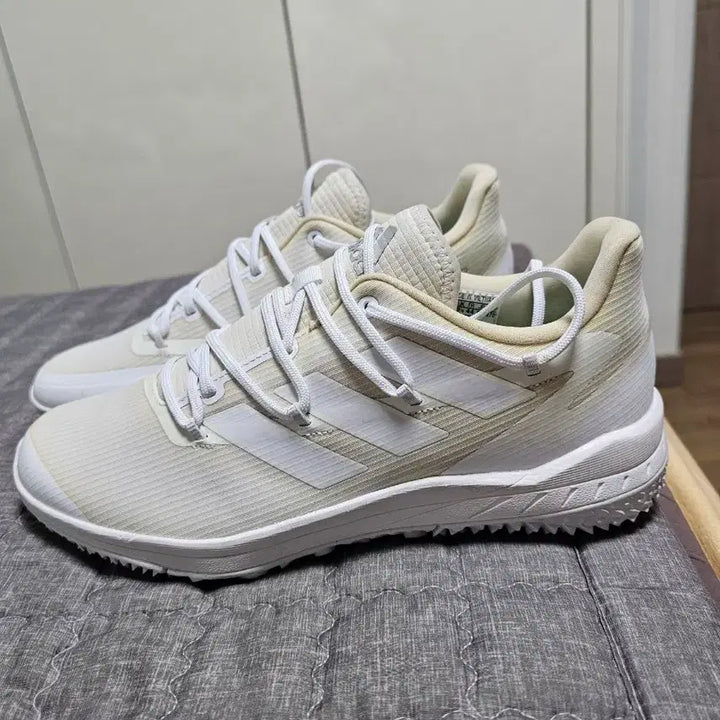 [BUNJANG] Adidas Ivory Running Shoes / 아디다스 운동화 아이보리색