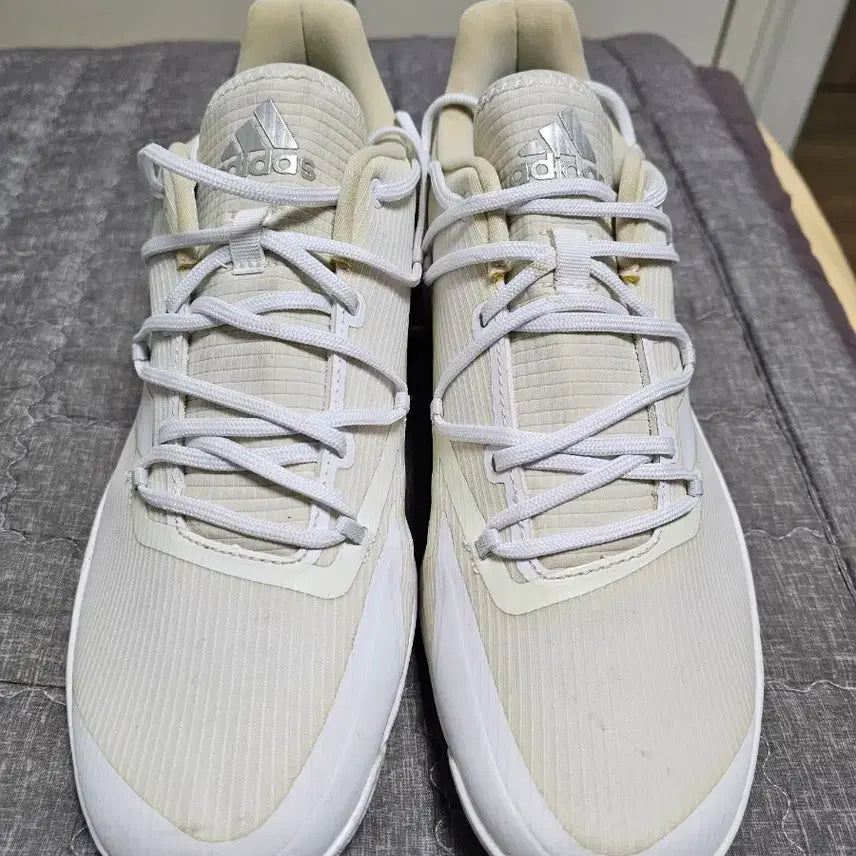 [BUNJANG] Adidas Ivory Running Shoes / 아디다스 운동화 아이보리색