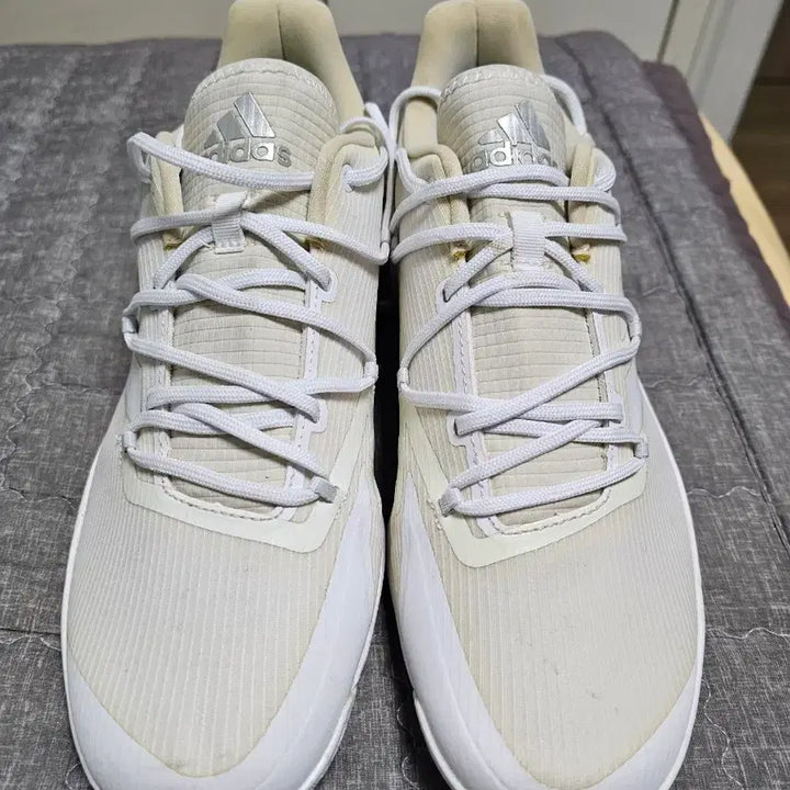 [BUNJANG] Adidas Ivory Running Shoes / 아디다스 운동화 아이보리색