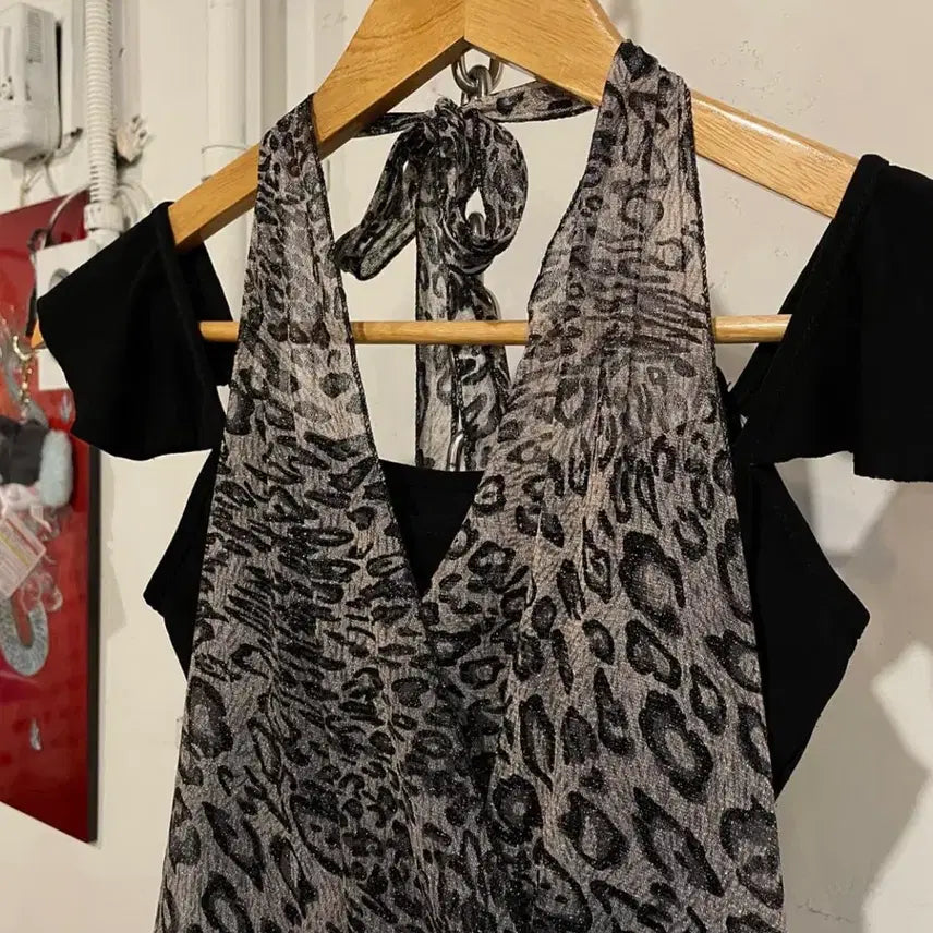 [BUNJANG] Leopard Halter Layered Sleeveless Top / 레오파드 홀터 체인 레이어드 슬리브리스 갸루 호피