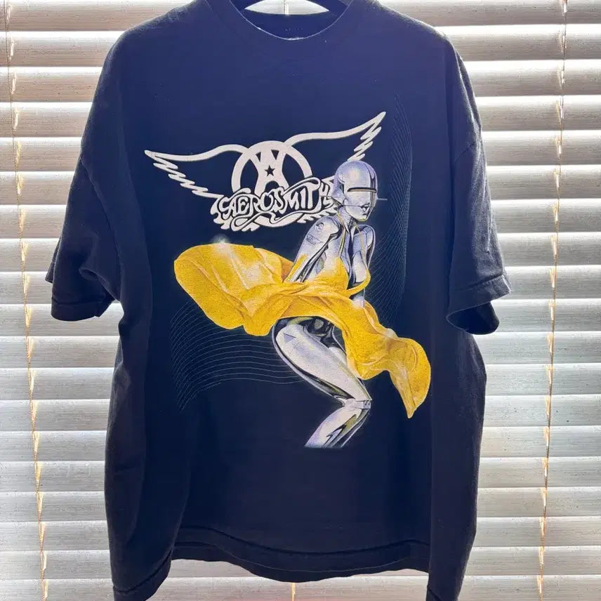 [BUNJANG] Aerosmith x Hajime Sorayama Collaboration Graphic T-Shirt / [XXL] 에어로스미스 X 소라야마 밴드티