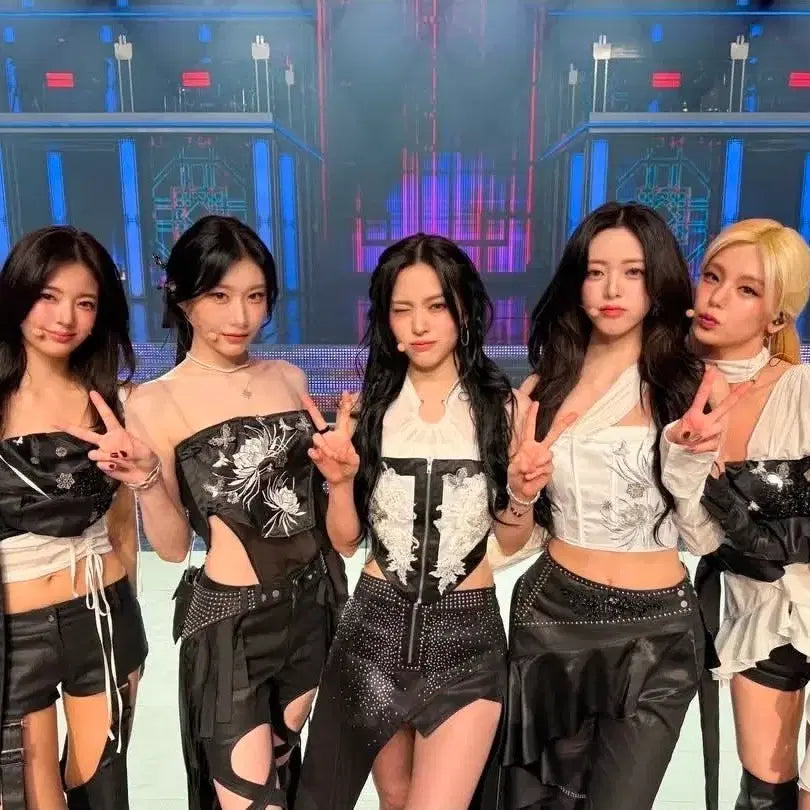 ITZY 있지 류진 미공개 친필 싸인 폴라로이드