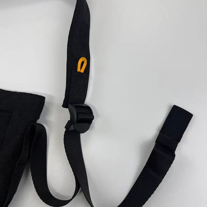 [BUNJANG] Rawrow Cross Bag / 로우로우 크로스백