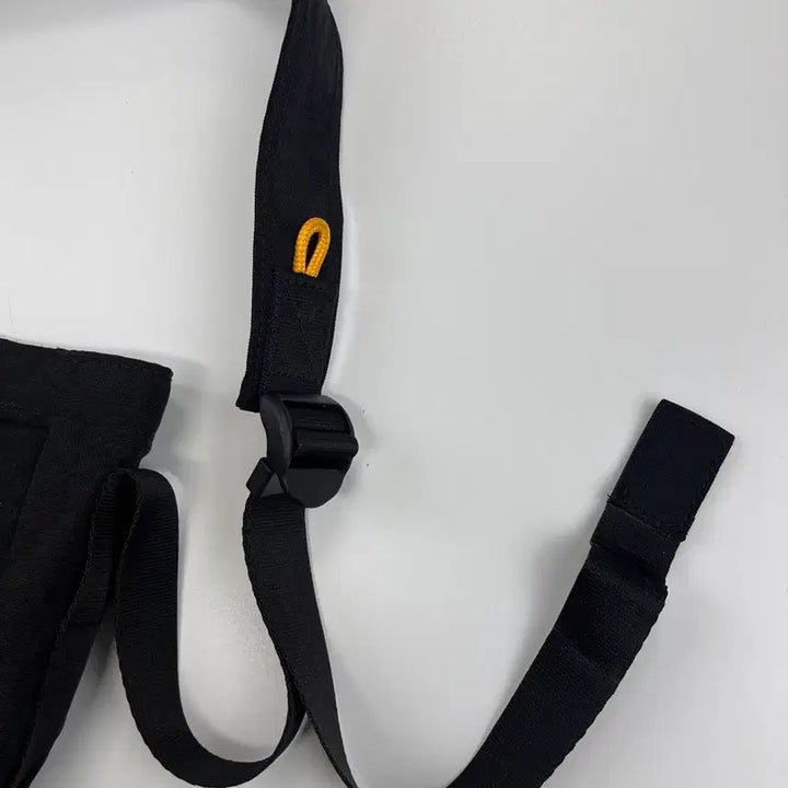 [BUNJANG] Rawrow Cross Bag / 로우로우 크로스백