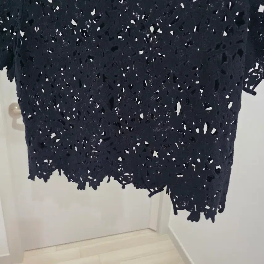 [BUNJANG] COS Black Lace Short Sleeve Shirt / COS 코스 블랙 레이스 반팔 셔츠