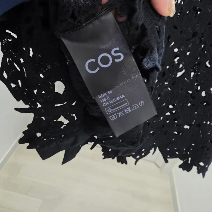 [BUNJANG] COS Black Lace Short Sleeve Shirt / COS 코스 블랙 레이스 반팔 셔츠