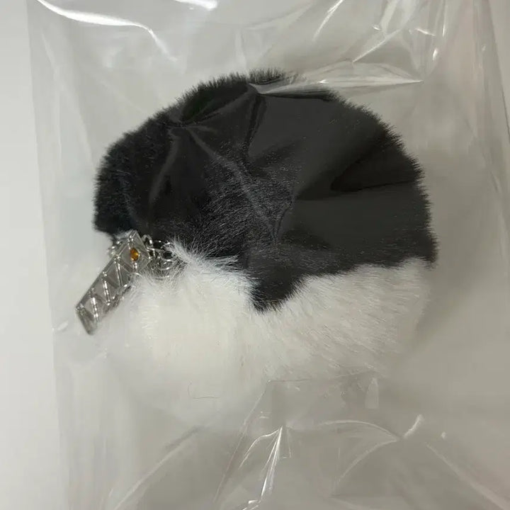 [BUNJANG] Weverse Sakura Haruka Keychain / 윈브레 사쿠라 하루카 머리털?볼 키링