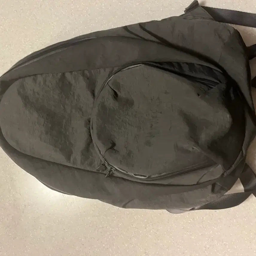 [BUNJANG] Yu Se-ji Avocado Backpack Charcoal / 유세지 아보카도 백팩 차콜