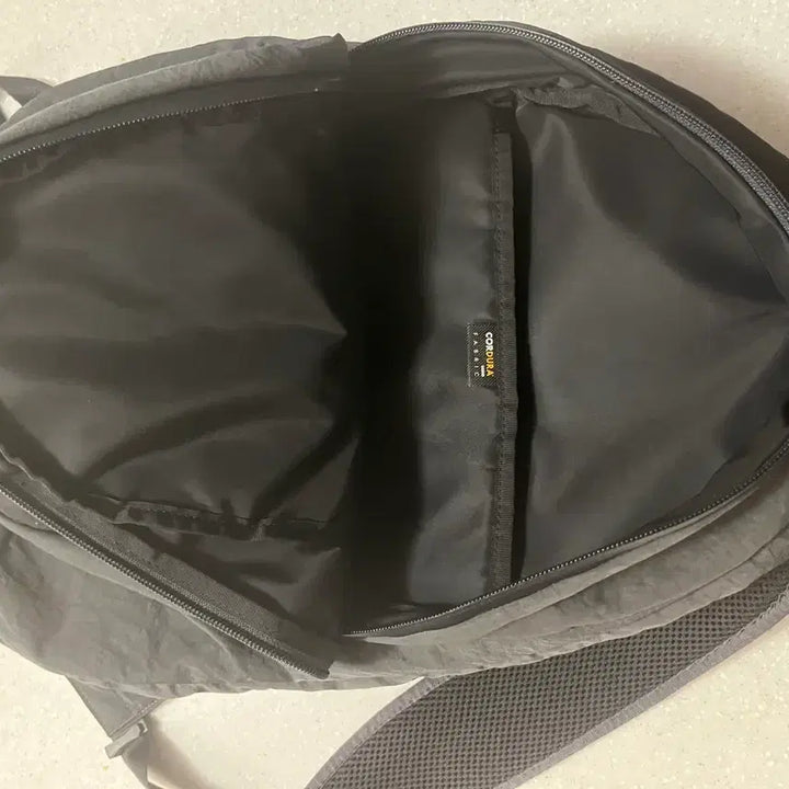 [BUNJANG] Yu Se-ji Avocado Backpack Charcoal / 유세지 아보카도 백팩 차콜