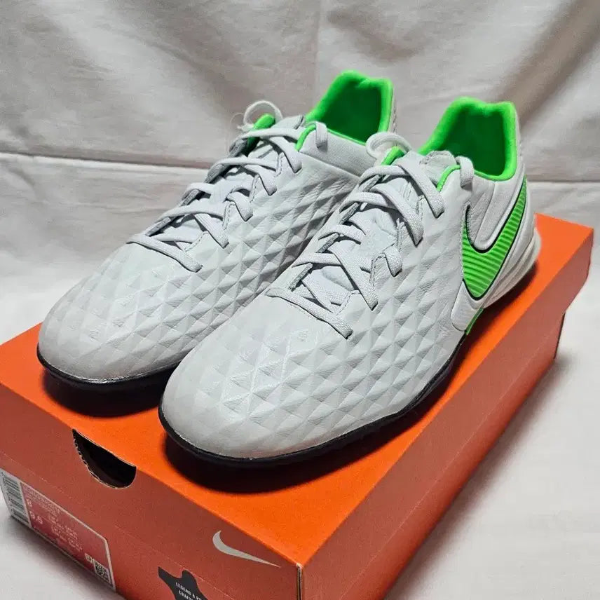 [BUNJANG] Nike Tiempo Legend 8 Pro TF 260 Futsal Shoes / 나이키 티엠포 레전드 8 프로 TF 260 풋살화