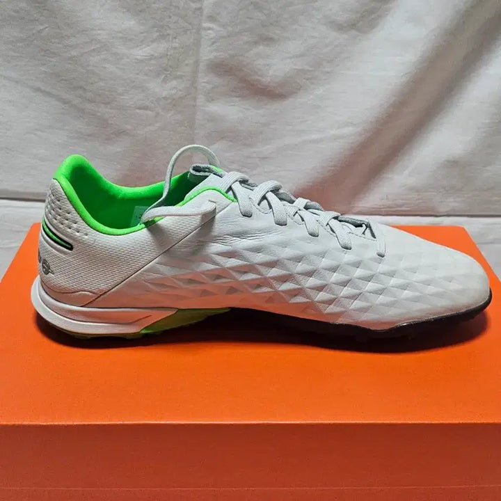 [BUNJANG] Nike Tiempo Legend 8 Pro TF 260 Futsal Shoes / 나이키 티엠포 레전드 8 프로 TF 260 풋살화