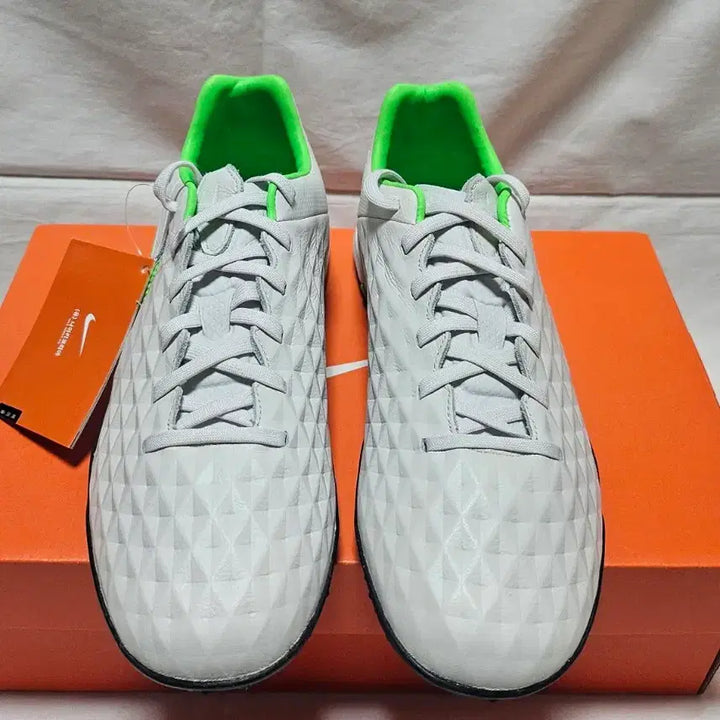 [BUNJANG] Nike Tiempo Legend 8 Pro TF 260 Futsal Shoes / 나이키 티엠포 레전드 8 프로 TF 260 풋살화