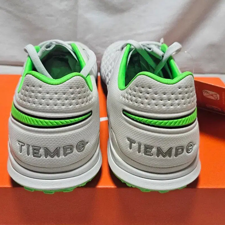 [BUNJANG] Nike Tiempo Legend 8 Pro TF 260 Futsal Shoes / 나이키 티엠포 레전드 8 프로 TF 260 풋살화