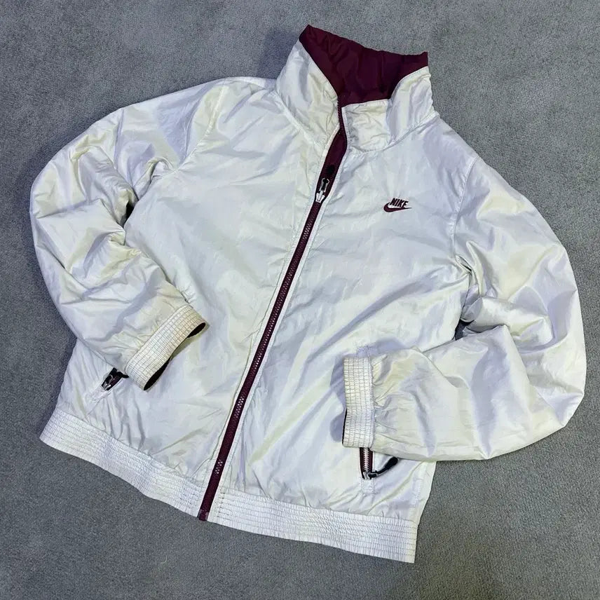 [BUNJANG] Nike White/Burgundy Windbreaker Jacket (M) / 나이키 화이트/버건디 바람막이 자켓 m