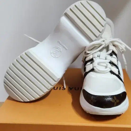 [BUNJANG] Louis Vuitton Archlight Sneakers / (36/230)루이비통신발 아치라이트 루이비통운동화 스니커즈