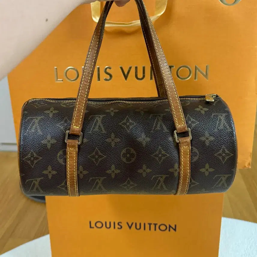 [BUNJANG] Louis Vuitton Papillon Monogram Tote Bag / 루이비통 파피용 26 모노그램 원통형 토트백(오늘만 이 할인 가격!!)