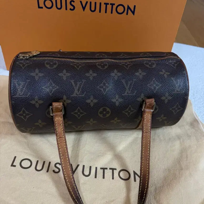 [BUNJANG] Louis Vuitton Papillon Monogram Tote Bag / 루이비통 파피용 26 모노그램 원통형 토트백(오늘만 이 할인 가격!!)