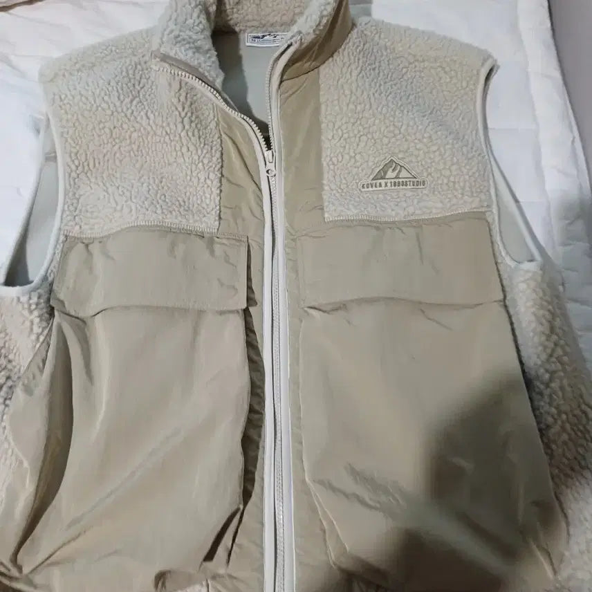 [BUNJANG] Kovea x 1983 Studio Fleece Vest / 코베아 X 1983스튜디오 후리스 베스트