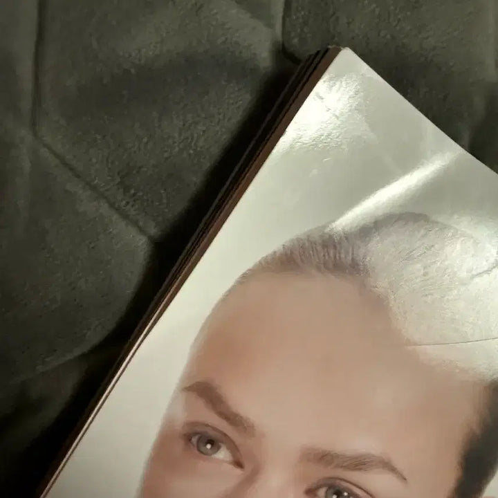 [BUNJANG] PLAVE Cosmopolitan Postcard / 플레이브 코스모폴리탄 A형 엽서 포함 판매해요!