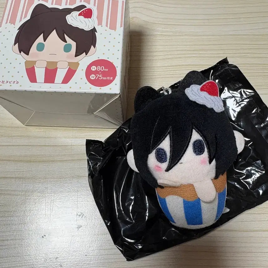[BUNJANG] Attack on Titan Mikasa Tapinuie Cupcake / 진격의거인 컵케이크 타피누이 - 미카사