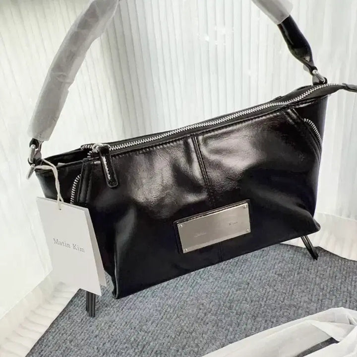 [BUNJANG] Matinkim Side Zipper Shoulder Bag Black / 마뗑킴 사이드 지퍼 숄더백 블랙