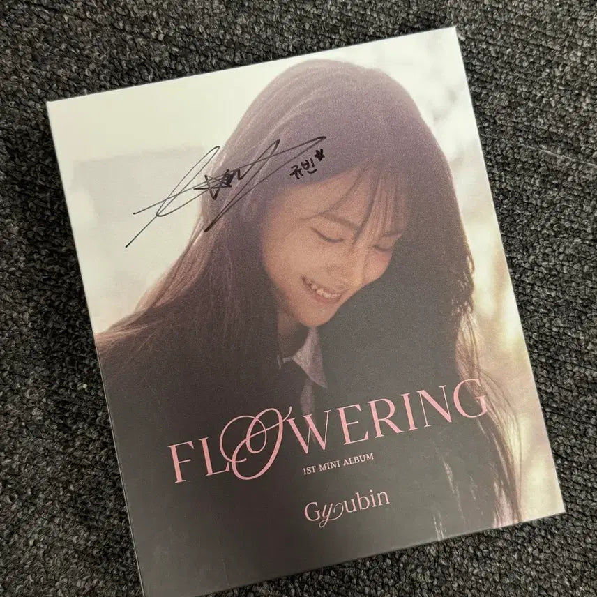 [SOLD OUT] 규빈 Flowering 1st Mini Album (친필싸인) 판매합니다