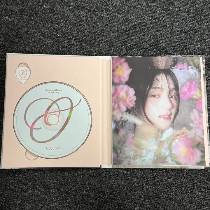 [SOLD OUT] 규빈 Flowering 1st Mini Album (친필싸인) 판매합니다