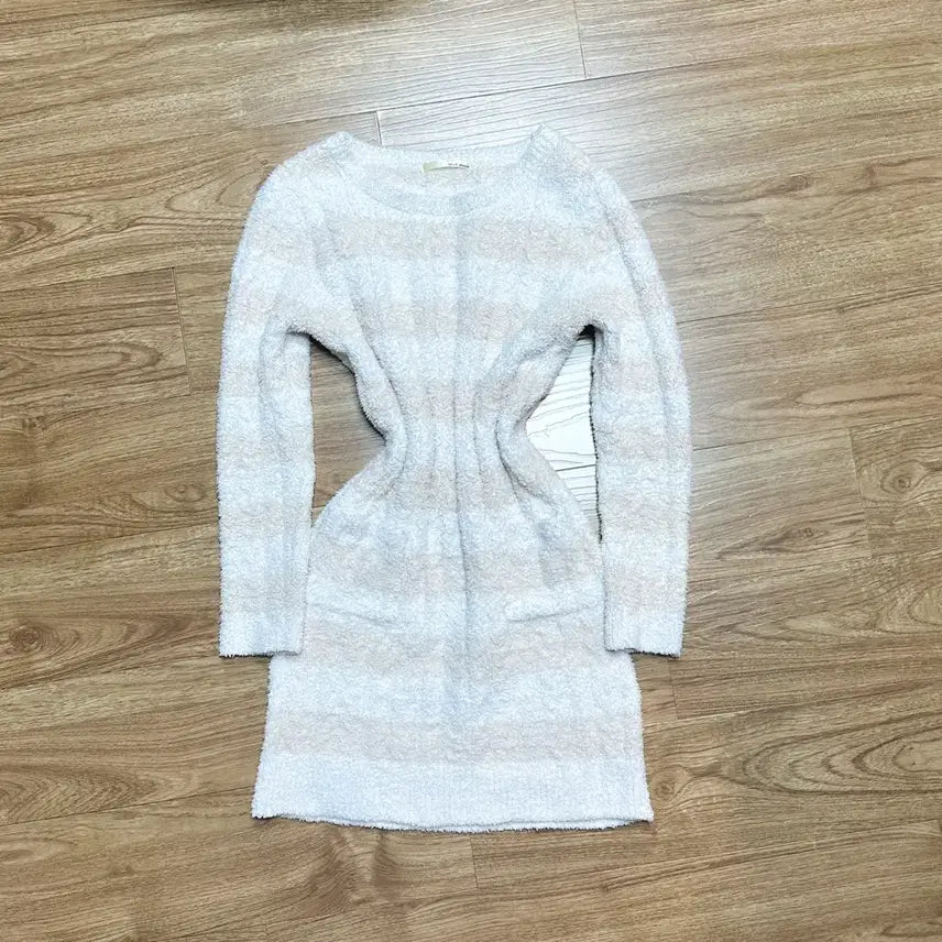 [BUNJANG] Vintage Latte Stripe Knit Mini Dress / 빈티지 라떼 스트라이프 니트 원피스 히메갸루 로걀 발레코어 모리걸 고딕
