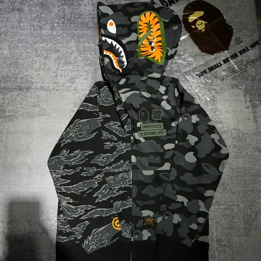 [BUNJANG] BAPE x Undefeated x Timberland Limited Edition Shark/Tiger Camo Hooded Zip-Up (L) / (L) 한정판 베이프X언디핏X팀버랜드 샤크/타이거 카모 후드집업