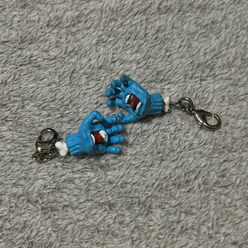 [BUNJANG] Jim Phillips x Santa Cruz x Kidrobot Screaming Hand Keychain (Bundle Set) / 짐필립스x 산타 크루즈 x 키드로봇 sceaming hand 키링 3개