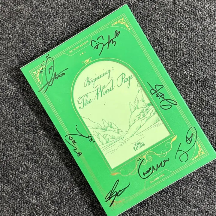 더윈드 Beginning 싸인 앨범 Island Ver. 판매합니다.