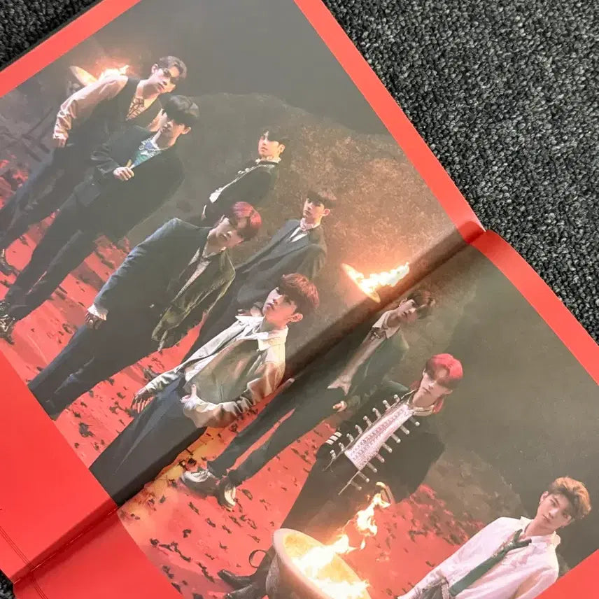 [BUNJANG] Younite Turn Out Signed Album / Younite 3rd EP Turn Out 친필 싸인 앨범 판매합니다.