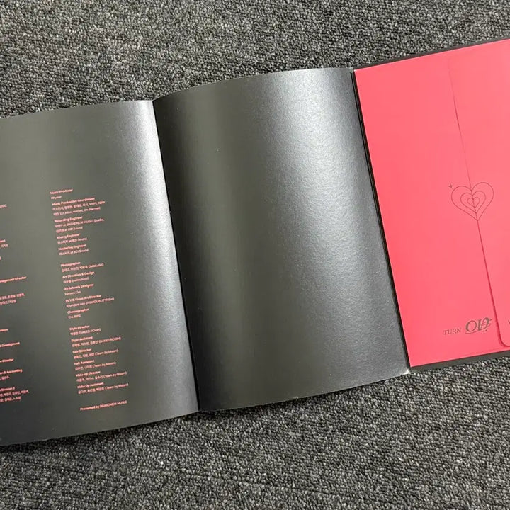 [BUNJANG] Younite Turn Out Signed Album / Younite 3rd EP Turn Out 친필 싸인 앨범 판매합니다.