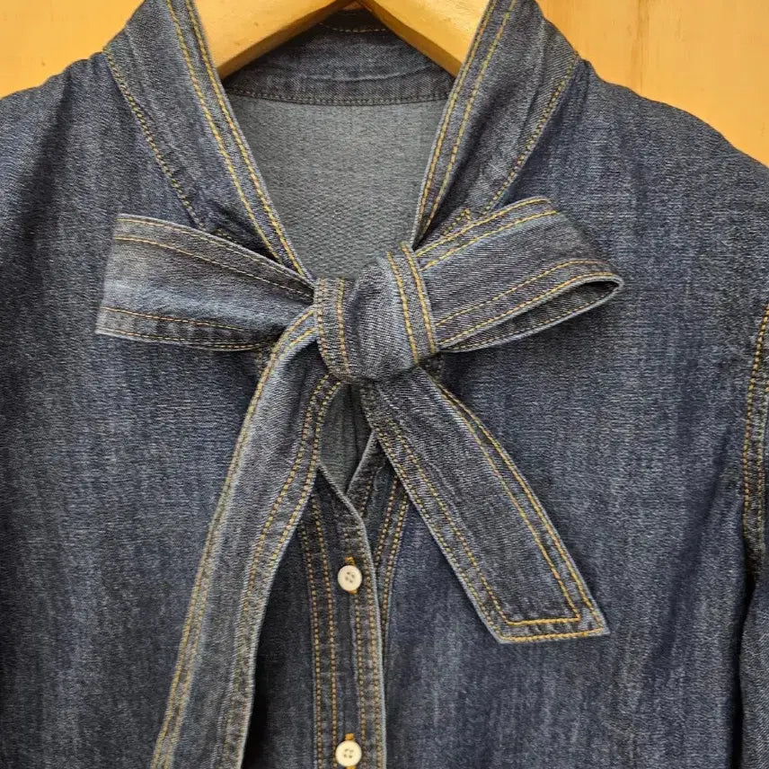 [BUNJANG] Unbranded Denim Ribbon Tie Blouse (New) / 리본타이 데님 블라우스 (새옷) 진청