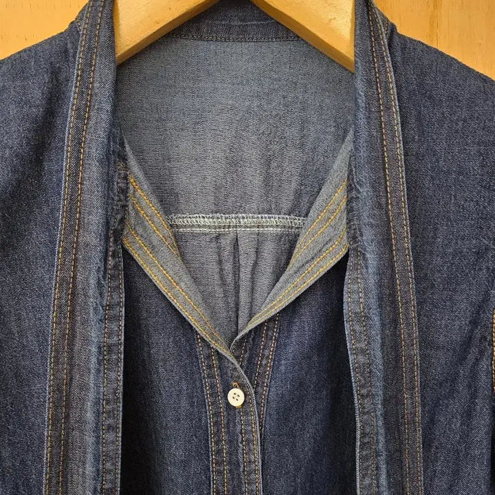 [BUNJANG] Unbranded Denim Ribbon Tie Blouse (New) / 리본타이 데님 블라우스 (새옷) 진청