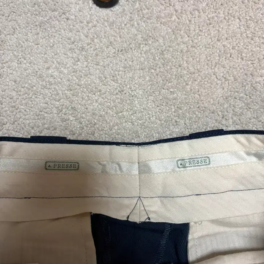 [BUNJANG] Apresse Navy Trousers / [명절할인] 아프레쎄 트라우저 네이비 (1)