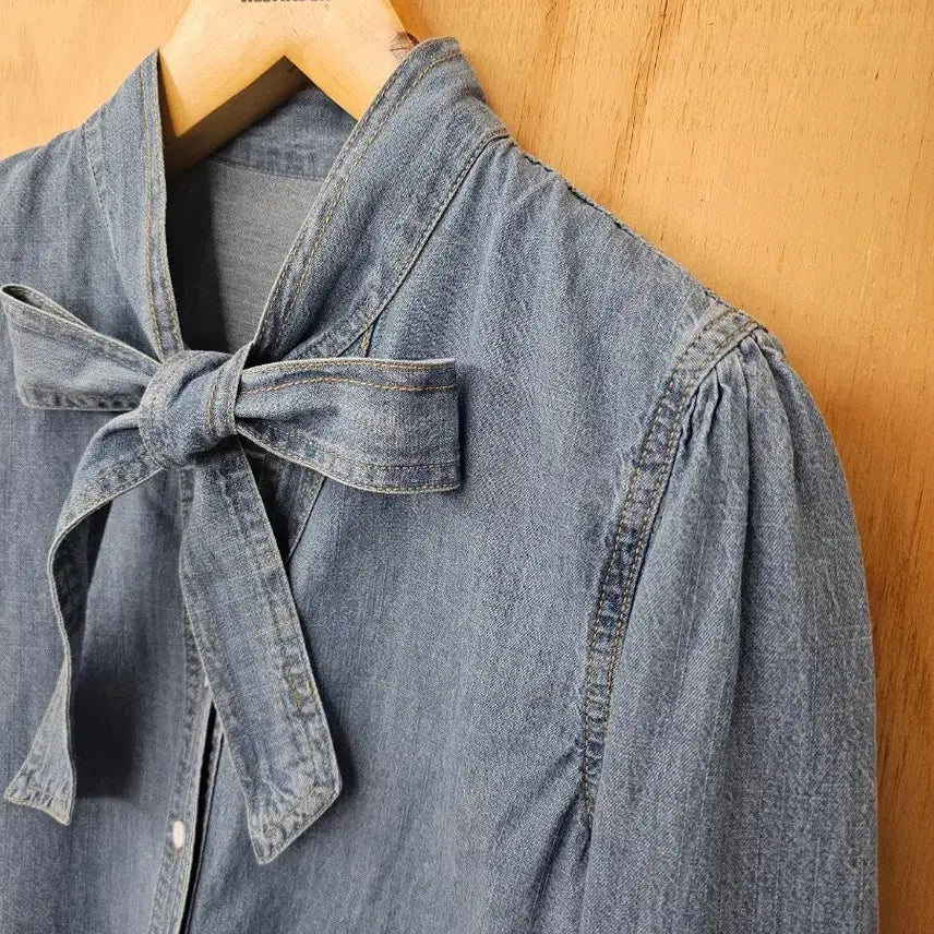 [BUNJANG] Ribbon Tie Denim Blouse / 리본타이 데님 블라우스 (새옷) 연청