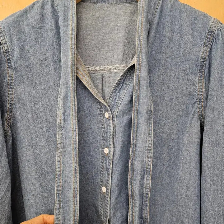 [BUNJANG] Ribbon Tie Denim Blouse / 리본타이 데님 블라우스 (새옷) 연청