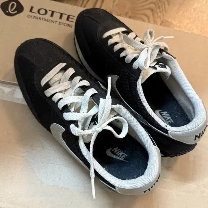 [BUNJANG] Nike Cortez Sneakers Black/Silver 230 / 나이키 코르테즈 블랙/실버 230 511880-091