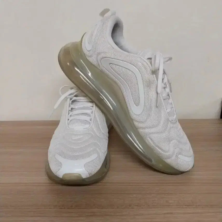 [BUNJANG] Nike Air Max 720 Metallic Platinum Sneakers (285) / 남성 나이키 에어맥스 720 메탈릭플래티넘 운동화(285)