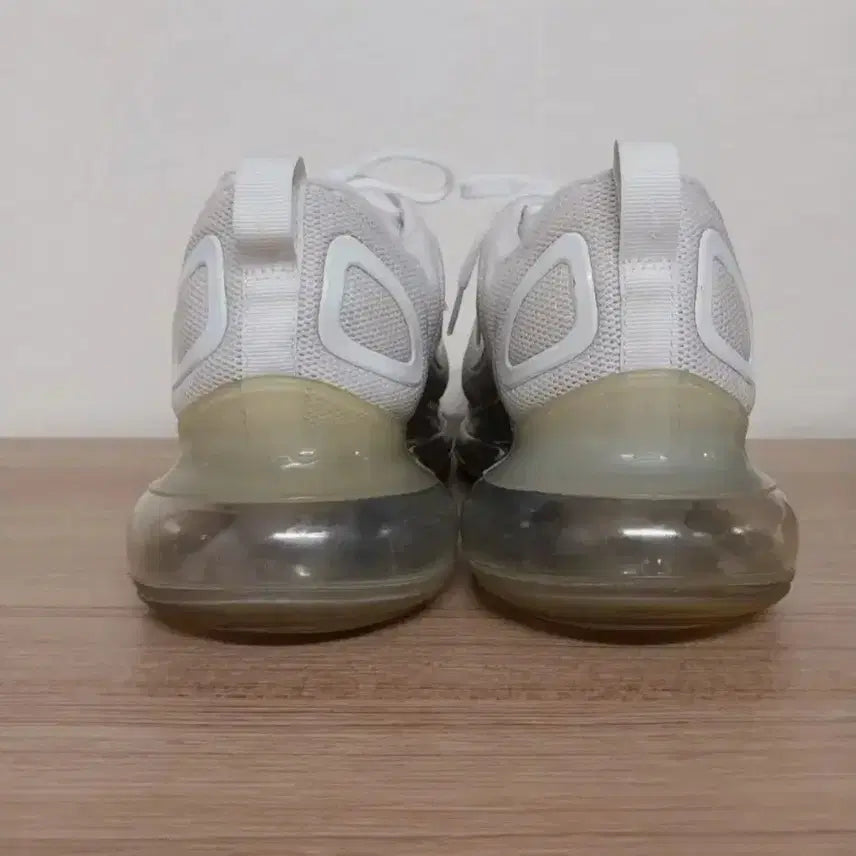 [BUNJANG] Nike Air Max 720 Metallic Platinum Sneakers (285) / 남성 나이키 에어맥스 720 메탈릭플래티넘 운동화(285)