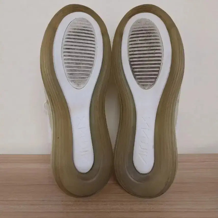 [BUNJANG] Nike Air Max 720 Metallic Platinum Sneakers (285) / 남성 나이키 에어맥스 720 메탈릭플래티넘 운동화(285)