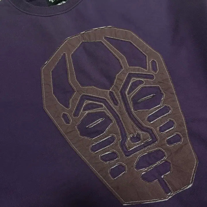 [BUNJANG] Angle Run X Essilme Tribal Mask Men's Sweatshirt / 앵글런X에씰미 트라이벌 마스크 맨투맨 퍼플