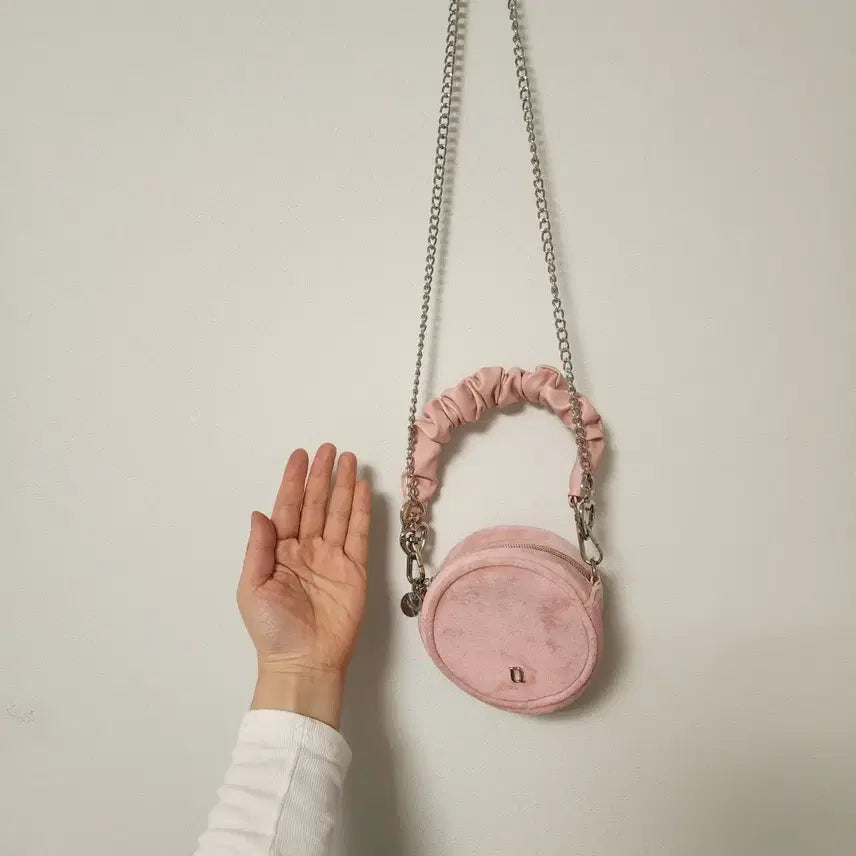 [BUNJANG] ANOUK Pink Round Chain Crossbody Bag / 어노브 핑크 원형 체인 크로스백